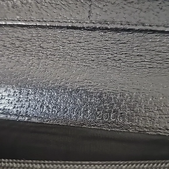 Gucci Trifold Long Wallet - Picture 9 of 10